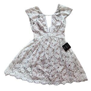 Lulus White Floral Lace Plunge Mini Flare Dress X-Small NWT Bridal Cocktail